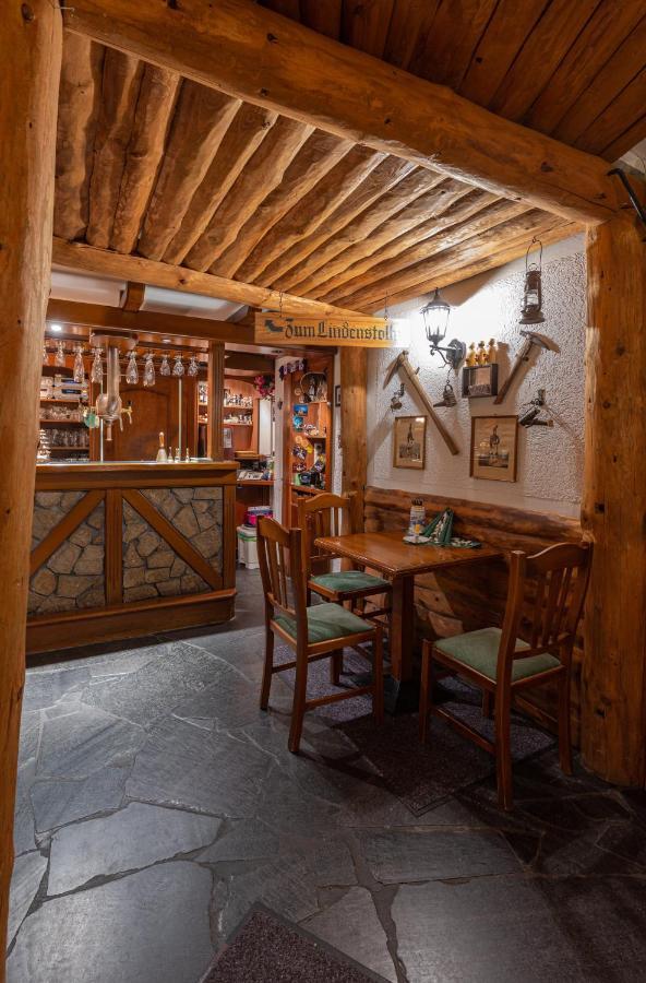 Pension Und Gaststaette Zur Knappenschaenke Thermalbad Wiesenbad Esterno foto