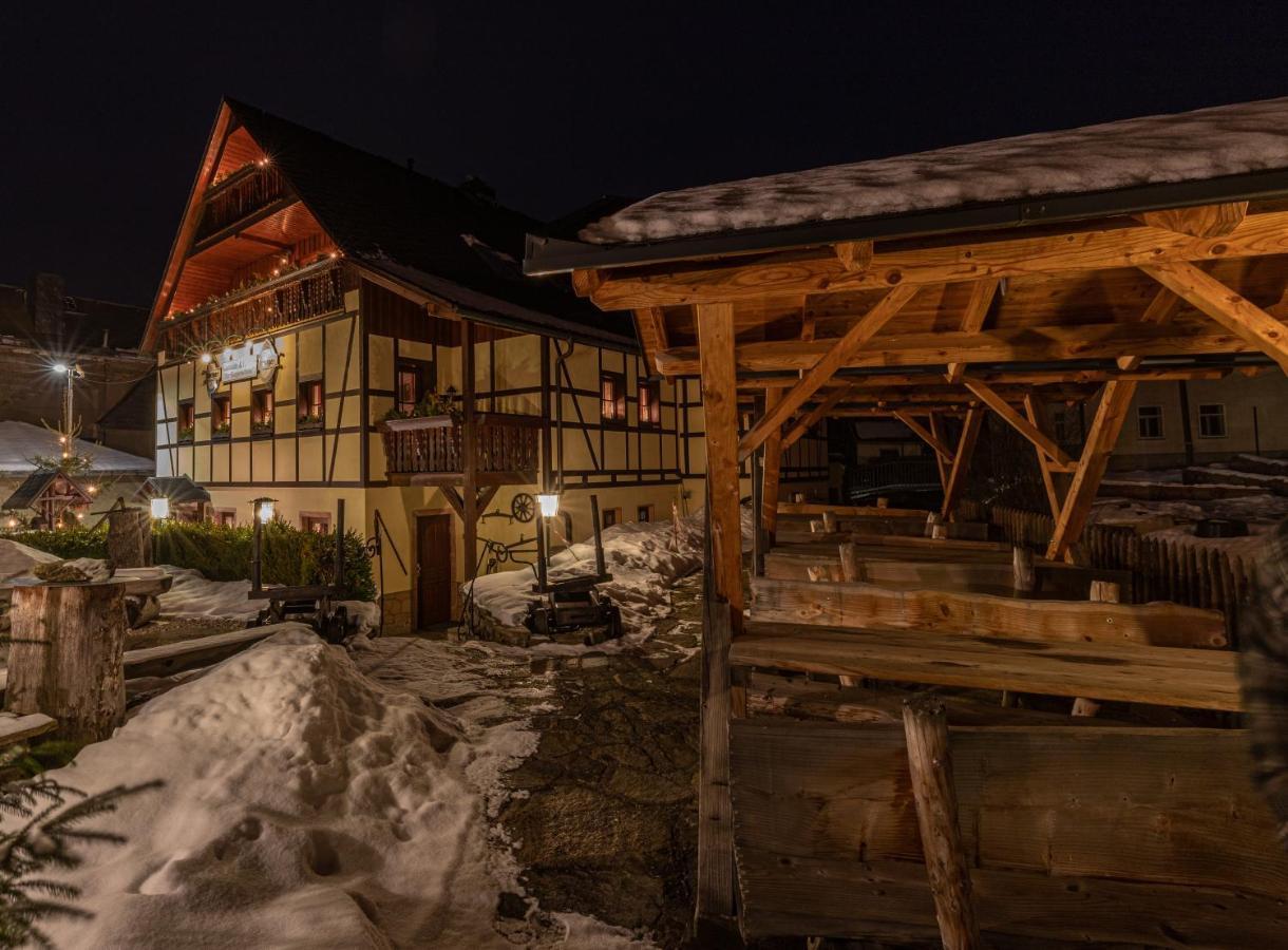Pension Und Gaststaette Zur Knappenschaenke Thermalbad Wiesenbad Esterno foto