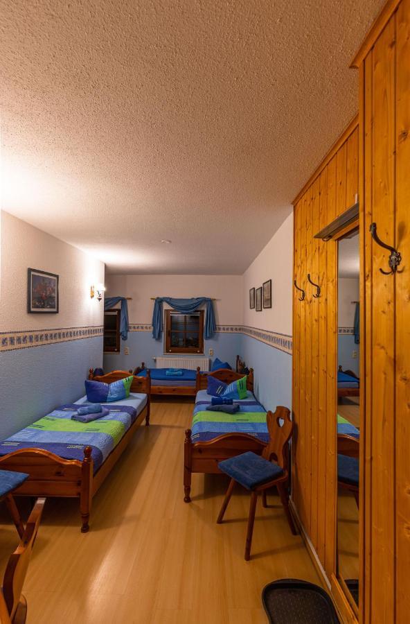 Pension Und Gaststaette Zur Knappenschaenke Thermalbad Wiesenbad Esterno foto