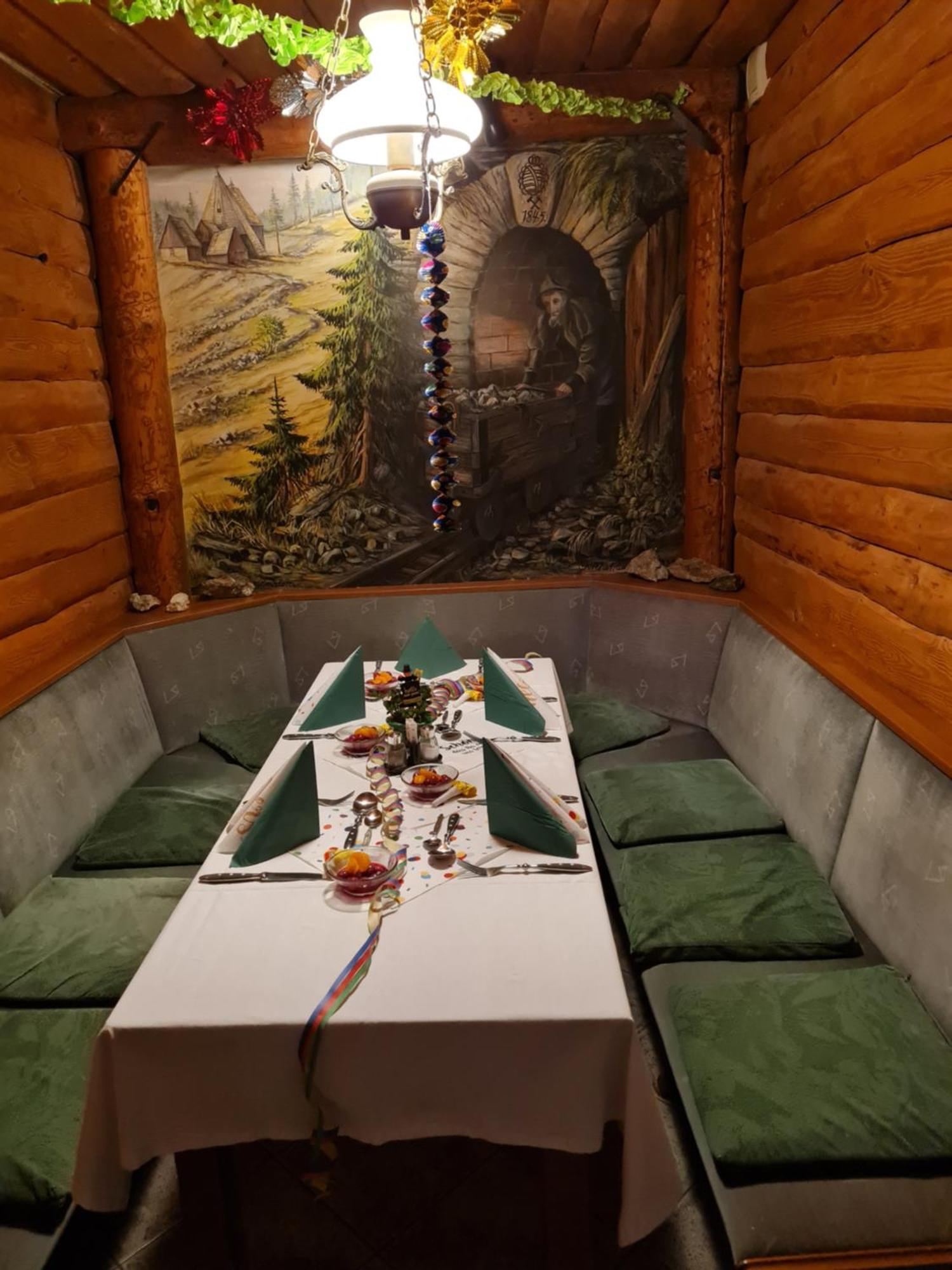 Pension Und Gaststaette Zur Knappenschaenke Thermalbad Wiesenbad Esterno foto